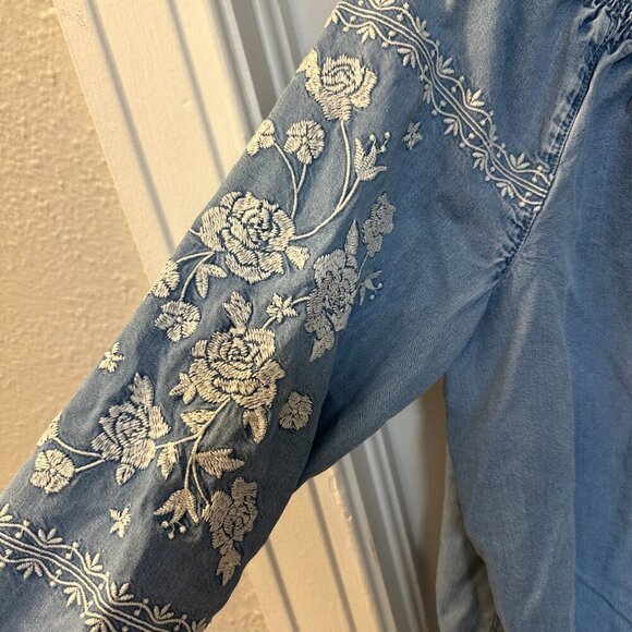 J Jill Denim-Boho Denim top with Cream Embroidery on Sleeves and waist. Cowgirl - Picture 3 of 8